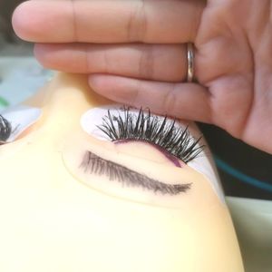 Eye Lash Extensions